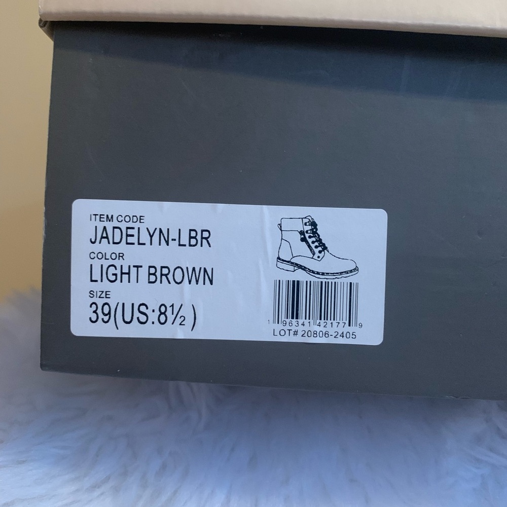 PATRIZIA Jadelyn light brown ladies lace up round toe booties size 8.5 NIB NWT - Picture 3 of 10